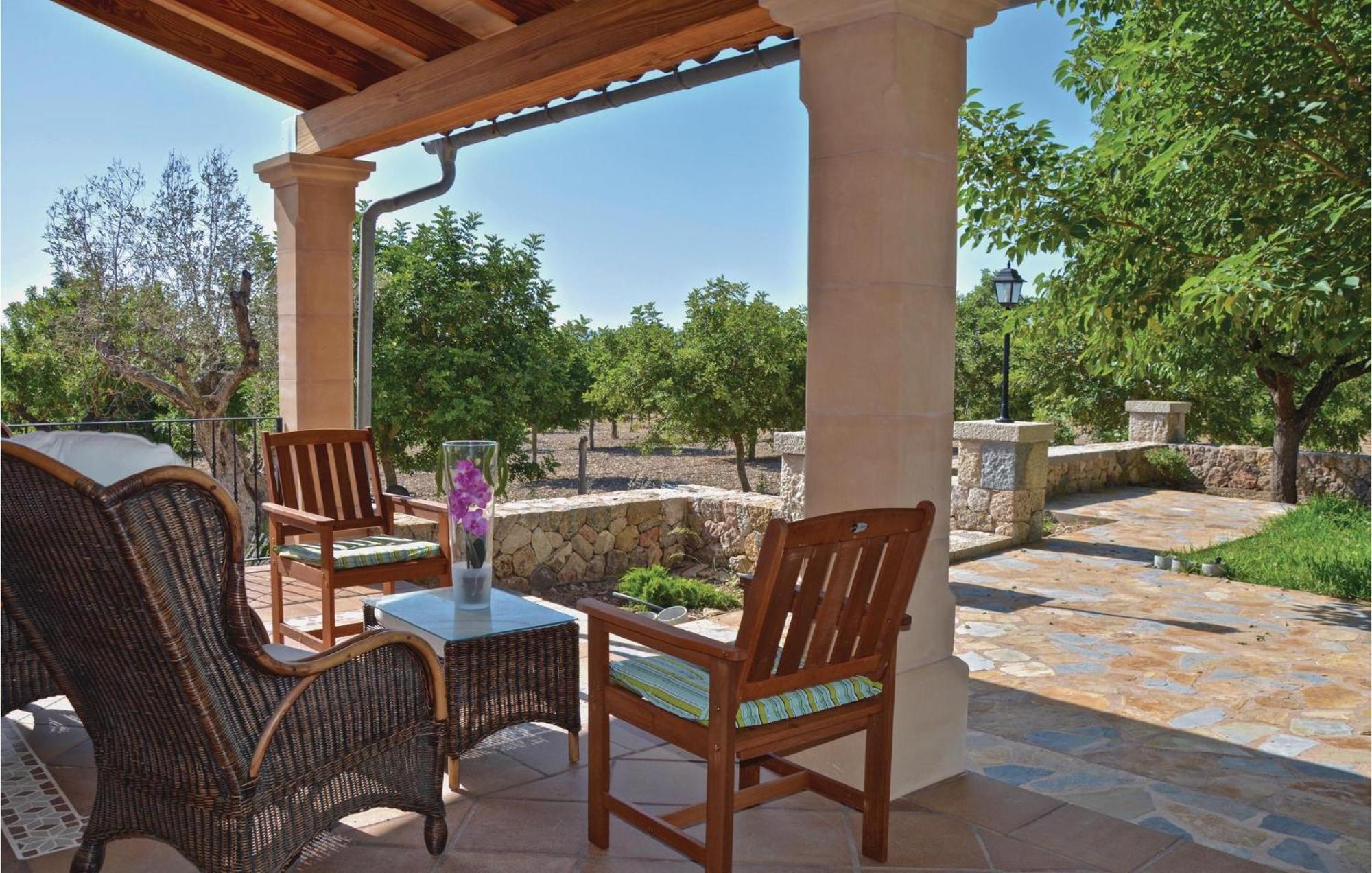Semesterbostad Beautiful In Santa Maria With Kitchen Santa Maria del Cami (Mallorca)