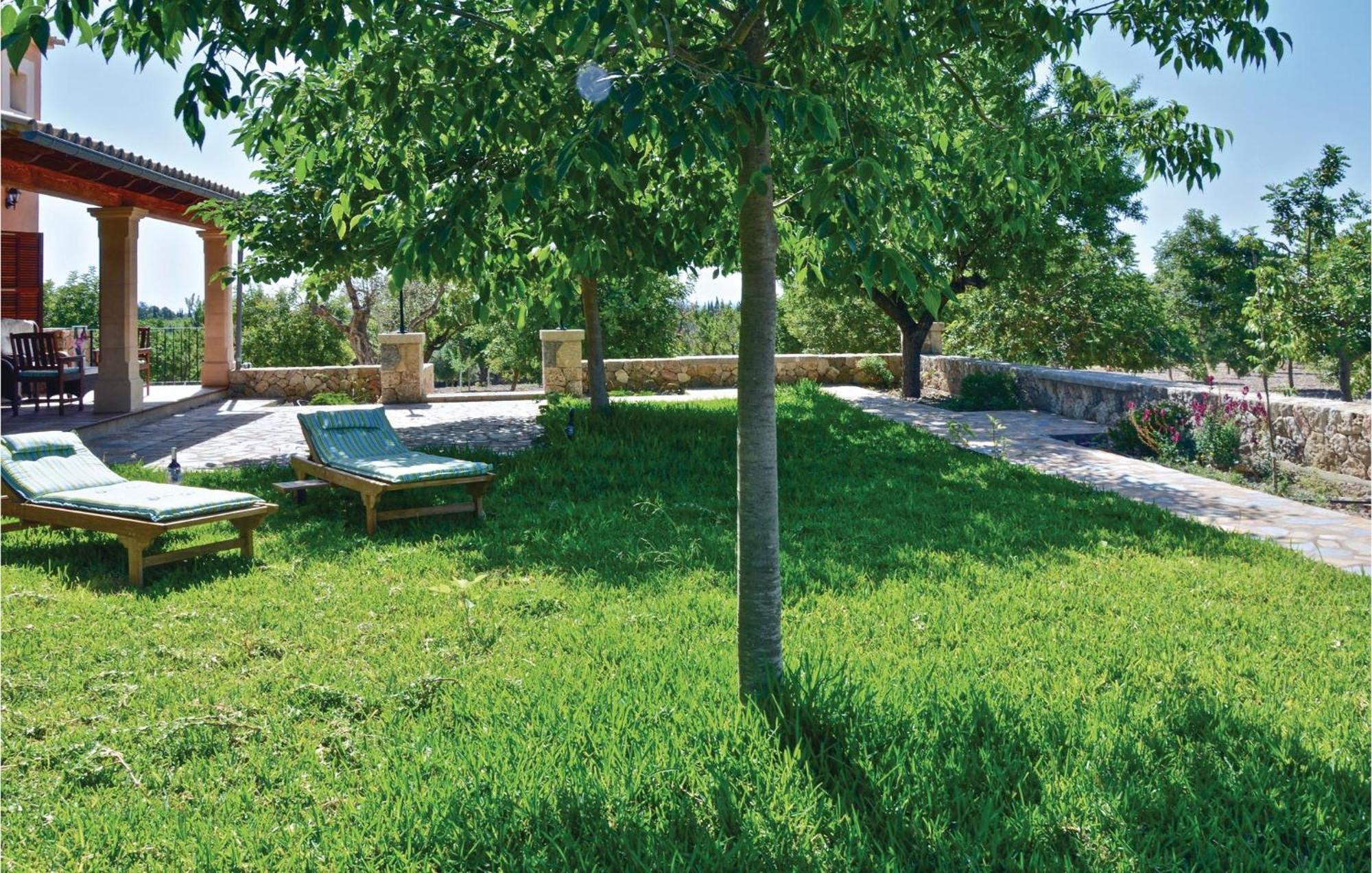 Semesterbostad Beautiful In Santa Maria With Kitchen Santa Maria del Cami (Mallorca)